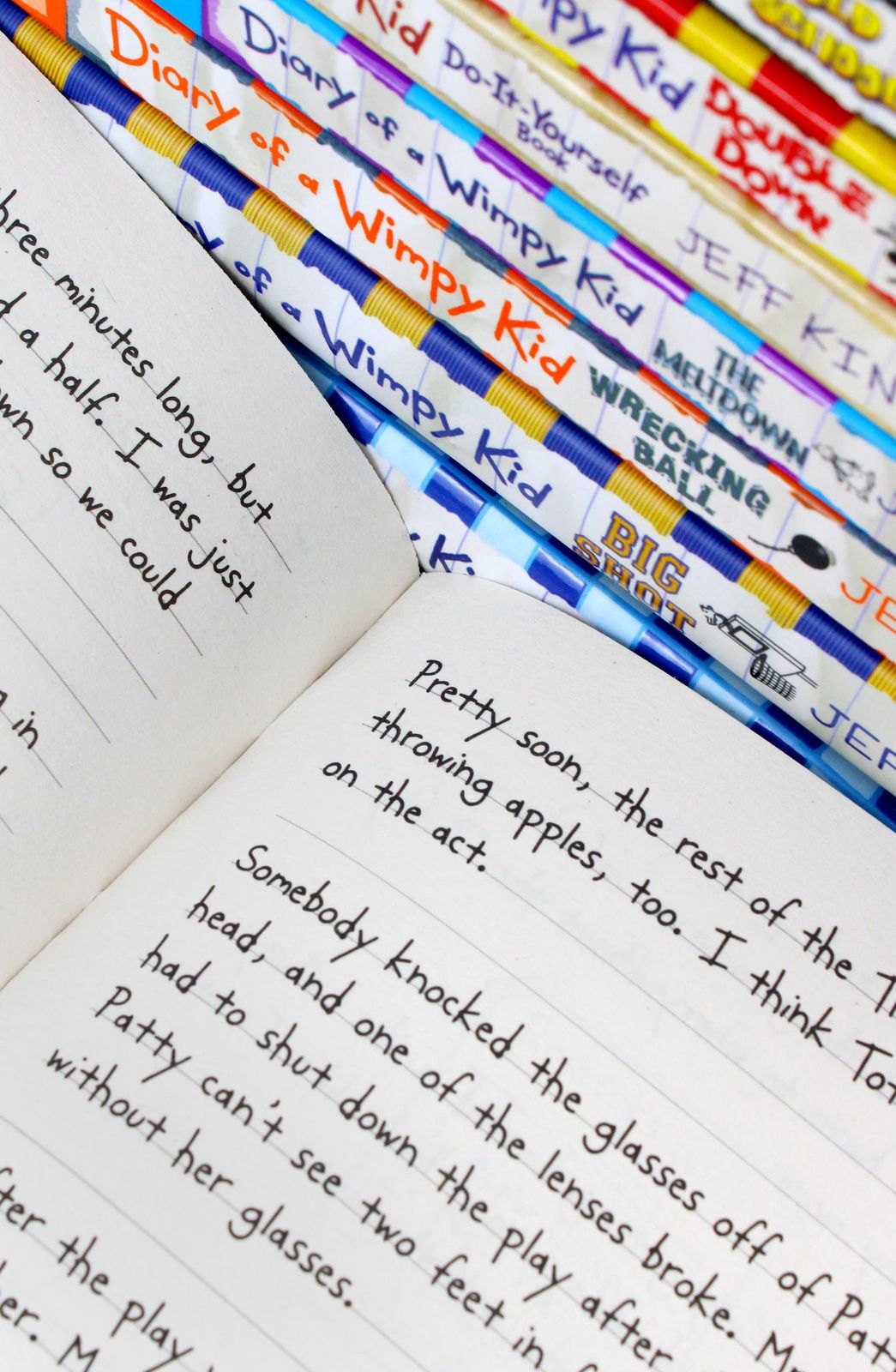 Photo of Diary of a Wimpy Kid 16 Book Collection Set Pages by Jeff Kinney 